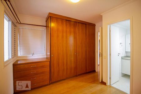 Apartamento à venda com 98m², 3 quartos e 2 vagas Apartamento à venda com 98m², 3 quartos e 2 vagasSuíte