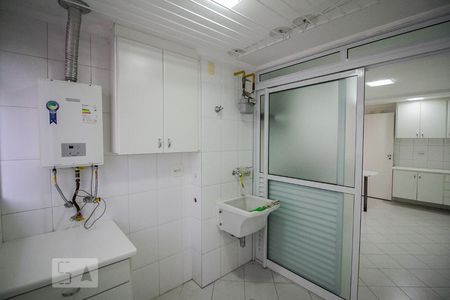 Apartamento à venda com 98m², 3 quartos e 2 vagas Apartamento à venda com 98m², 3 quartos e 2 vagasÁrea de Serviço