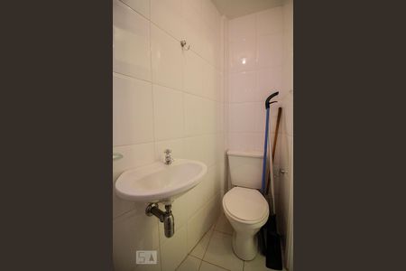 Apartamento à venda com 98m², 3 quartos e 2 vagas Apartamento à venda com 98m², 3 quartos e 2 vagasBanheiro de Serviço