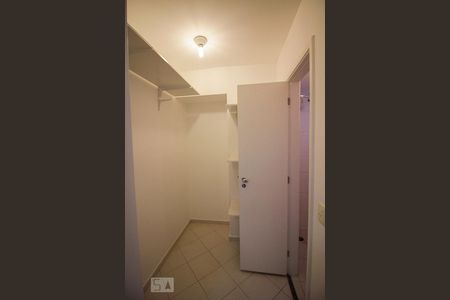 Apartamento à venda com 98m², 3 quartos e 2 vagas Apartamento à venda com 98m², 3 quartos e 2 vagasQuarto de Serviço
