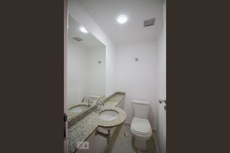 Apartamento à venda com 98m², 3 quartos e 2 vagas Apartamento à venda com 98m², 3 quartos e 2 vagasBanheiro de Serviço