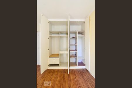 Quarto 1 de apartamento à venda com 3 quartos, 100m² em Cambuí, Campinas