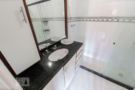 Suíte de casa de condomínio à venda com 3 quartos, 180m² em Recreio dos Bandeirantes, Rio de Janeiro