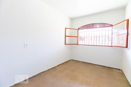 QUARTO 1 de casa para alugar com 3 quartos, 200m² em Ceilândia Norte, Brasília