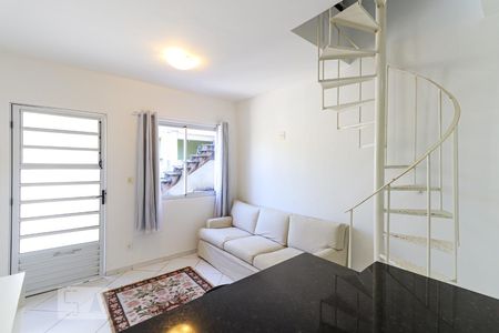 Sala de casa para alugar com 1 quarto, 45m² em Vargem Pequena, Rio de Janeiro