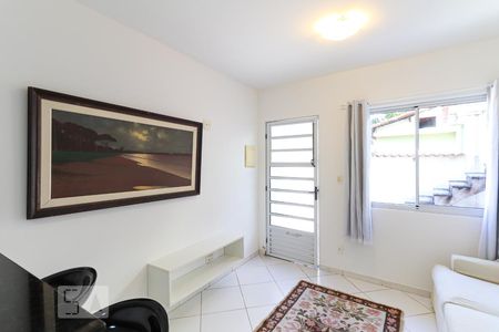 Sala de casa para alugar com 1 quarto, 45m² em Vargem Pequena, Rio de Janeiro