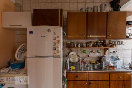 Cozinha de apartamento para alugar com 1 quarto, 45m² em Rio Branco, Porto Alegre