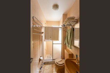Banheiro de apartamento para alugar com 1 quarto, 45m² em Rio Branco, Porto Alegre