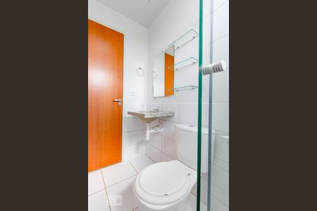 Apartamento para alugar com 54m², 2 quartos e 1 vaga Apartamento para alugar com 54m², 2 quartos e 1 vagaBanheiro social