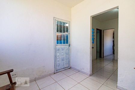 Casa à venda com 65m², 2 quartos e 2 vagasSala