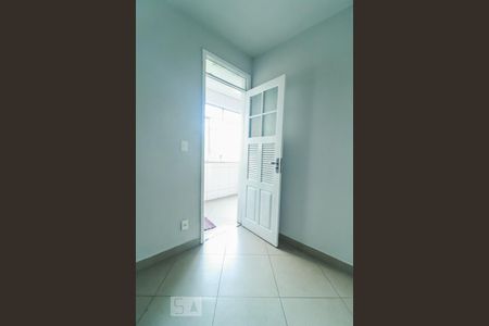 Apartamento à venda com 72m², 2 quartos e 1 vaga Apartamento à venda com 72m², 2 quartos e 1 vagaQuarto de Serviço