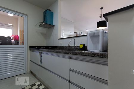 Cozinha de apartamento à venda com 2 quartos, 70m² em Vila Suzana, São Paulo