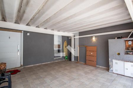Garagem de casa à venda com 2 quartos, 92m² em Quitaúna, Osasco