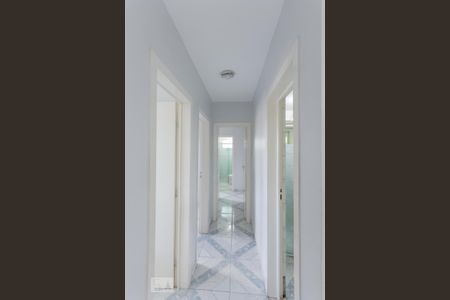 Corredor  de apartamento para alugar com 3 quartos, 90m² em Setor Negrão de Lima, Goiânia
