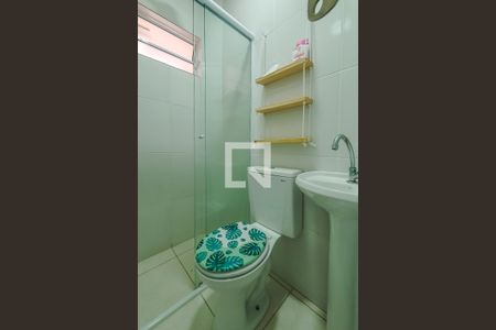 banheiro de kitnet/studio para alugar com 1 quarto, 19m² em Vila Monumento, São Paulo