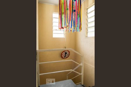 Casa para alugar com 100m², 2 quartos e 1 vagaHALL ESCADA