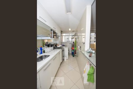 Apartamento à venda com 72m², 3 quartos e sem vagaCozinha e Área de Serviço