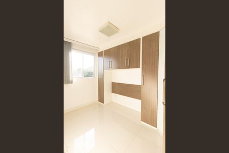 Quarto 2 de apartamento para alugar com 3 quartos, 62m² em Campo Comprido, Curitiba