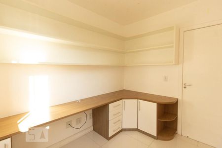 Quarto 1 de apartamento para alugar com 3 quartos, 62m² em Campo Comprido, Curitiba