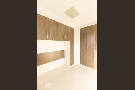 Quarto 2 de apartamento para alugar com 3 quartos, 62m² em Campo Comprido, Curitiba