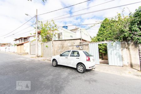 Casa para alugar com 27m², 1 quarto e 1 vaga Casa para alugar com 27m², 1 quarto e 1 vagaFachada