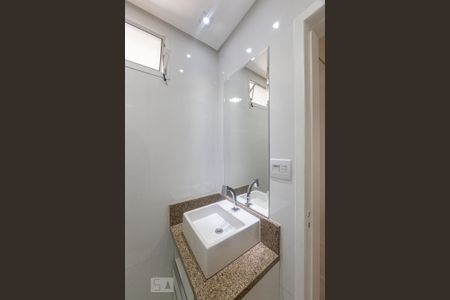 Apartamento à venda com 76m², 2 quartos e sem vagaBanheiro Social