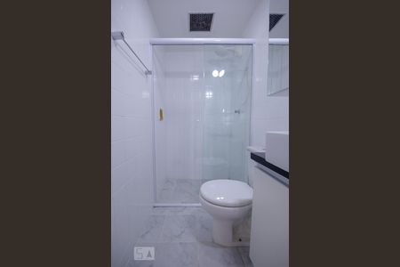 Studio para alugar com 31m², 1 quarto e 1 vaga Studio para alugar com 31m², 1 quarto e 1 vagaBanheiro