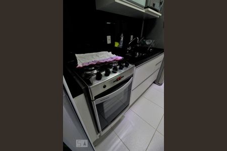Apartamento para alugar com 56m², 2 quartos e 1 vagaDetalhe da cozinha