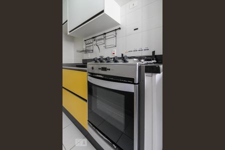 Cozinha de apartamento à venda com 2 quartos, 60m² em Vila Butantã, São Paulo