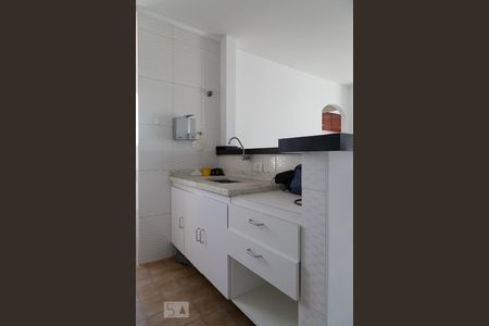 Cozinha de apartamento à venda com 2 quartos, 54m² em Vila Gumercindo, São Paulo