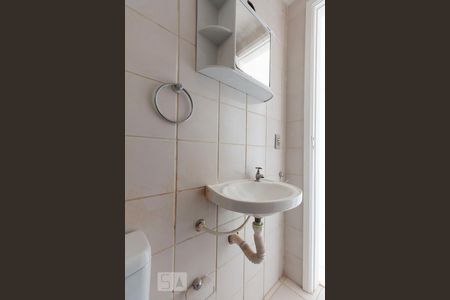 Banheiro Social de apartamento para alugar com 1 quarto, 44m² em Vila do Encontro, São Paulo