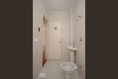 Banheiro de kitnet/studio para alugar com 1 quarto, 40m² em Vila Buarque, São Paulo