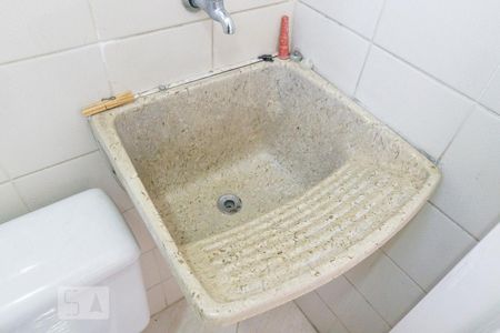 Apartamento à venda com 126m², 3 quartos e 3 vagasDetalhe banheiro de serviço