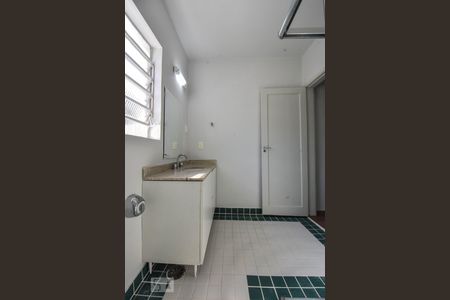 Casa à venda com 150m², 2 quartos e 2 vagasBanheiro 