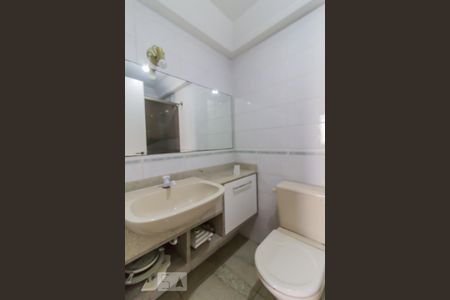 Banheiro de apartamento para alugar com 3 quartos, 70m² em Vila Rosália, Guarulhos