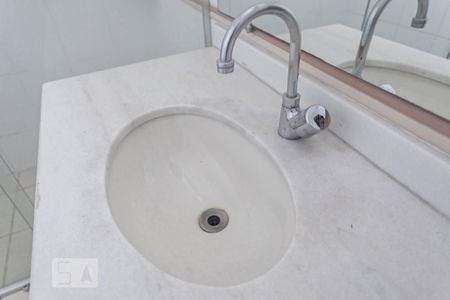 Apartamento à venda com 91m², 3 quartos e sem vagaBanheiro social - Pia