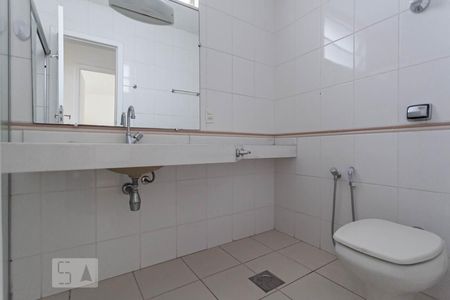 Apartamento à venda com 91m², 3 quartos e sem vagaBanheiro social 