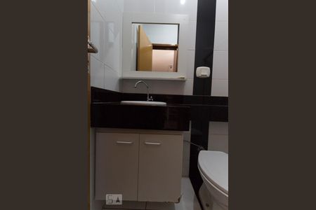 Casa para alugar com 109m², 3 quartos e 2 vagasBanheiro