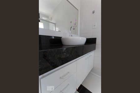 Casa para alugar com 109m², 3 quartos e 2 vagasBanheiro