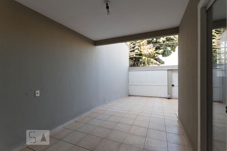 Casa para alugar com 109m², 3 quartos e 2 vagasGaragem