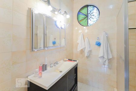 Casa à venda com 270m², 5 quartos e sem vagaBanheiro da Suíte