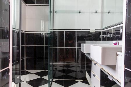 Casa à venda com 270m², 3 quartos e 4 vagasBanheiro