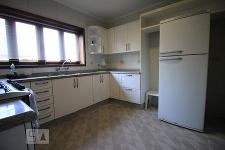 Casa à venda com 570m², 4 quartos e 3 vagasCozinha