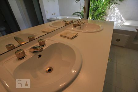 Casa à venda com 570m², 4 quartos e 3 vagasPia