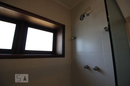 Casa à venda com 570m², 4 quartos e 3 vagasChuveiro