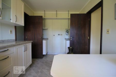 Casa à venda com 570m², 4 quartos e 3 vagasCozinha