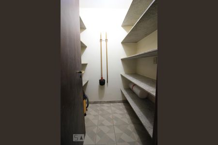 Casa à venda com 570m², 4 quartos e 3 vagasDespensa