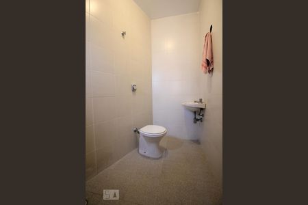 Casa à venda com 570m², 4 quartos e 3 vagasBanheiro de serviço