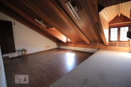 Casa à venda com 570m², 4 quartos e 3 vagasSala superior