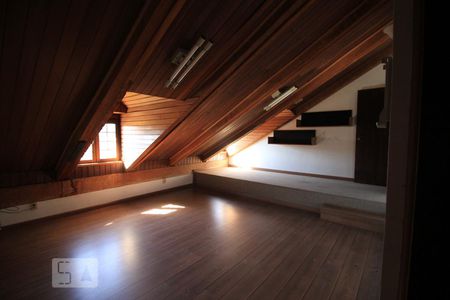 Casa à venda com 570m², 4 quartos e 3 vagasSala superior